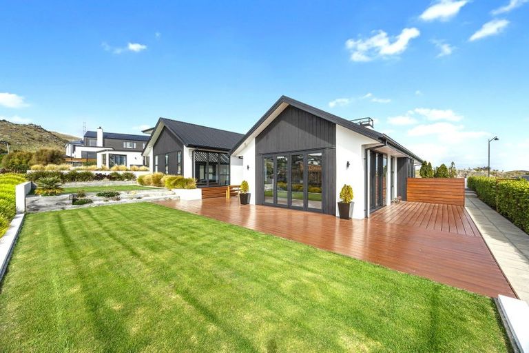 Photo of property in 8 Parkridge Place, Mount Pleasant, Christchurch, 8081