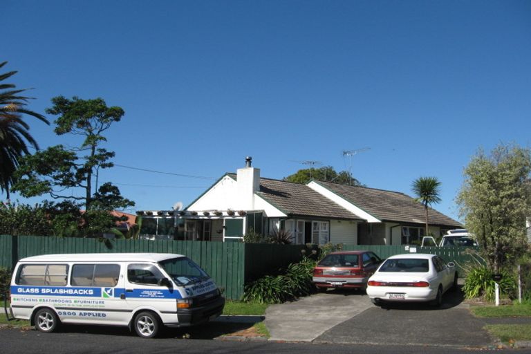 Photo of property in 27 Portadown Avenue, Pakuranga Heights, Auckland, 2010