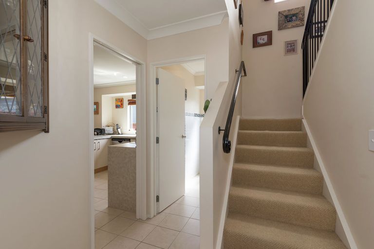 Photo of property in 27 Fergy Crescent, Wattle Downs, Auckland, 2103