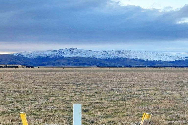 Photo of property in 20 Southern Tor Lane, Springvale, 9393