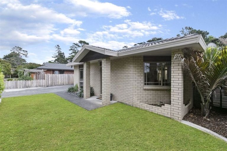 Photo of property in 6 Waimoko Glen, Swanson, Auckland, 0612