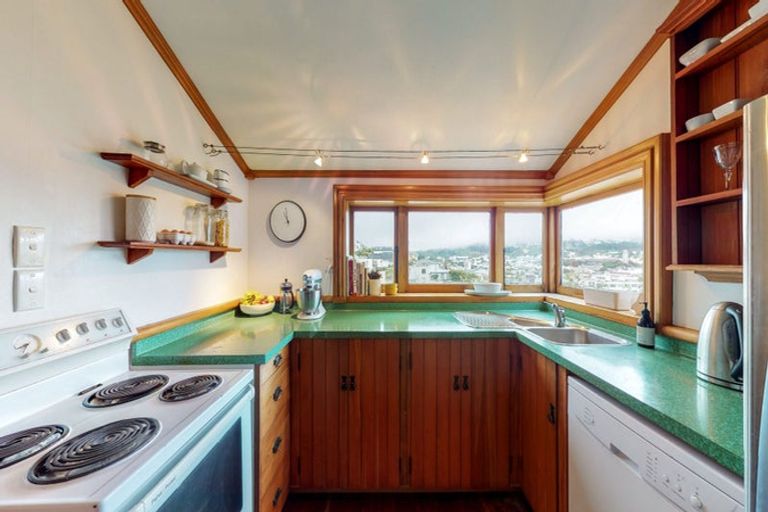 Photo of property in 16 Stafford Street, Mount Victoria, Wellington, 6011