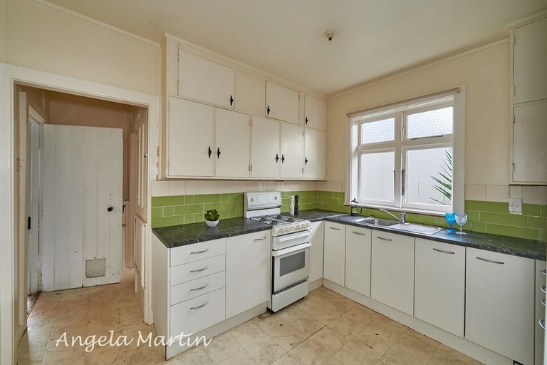 Photo of property in 34 Shamrock Street, Takaro, Palmerston North, 4412