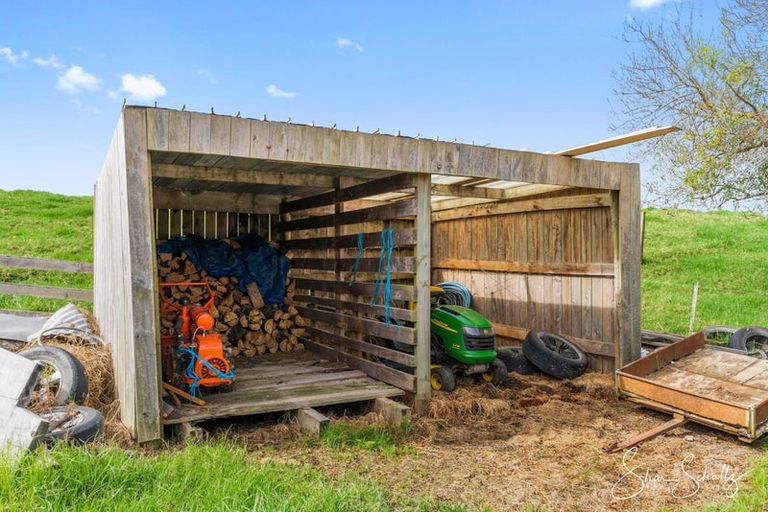 Photo of property in 624 Golden Stairs Road, Mareretu, Maungaturoto, 0589