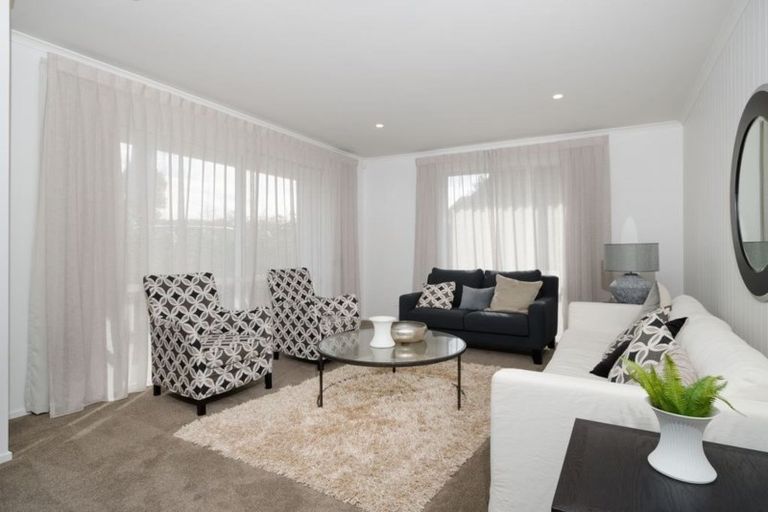 Photo of property in 7 Grove Way, Riverhead, 0820