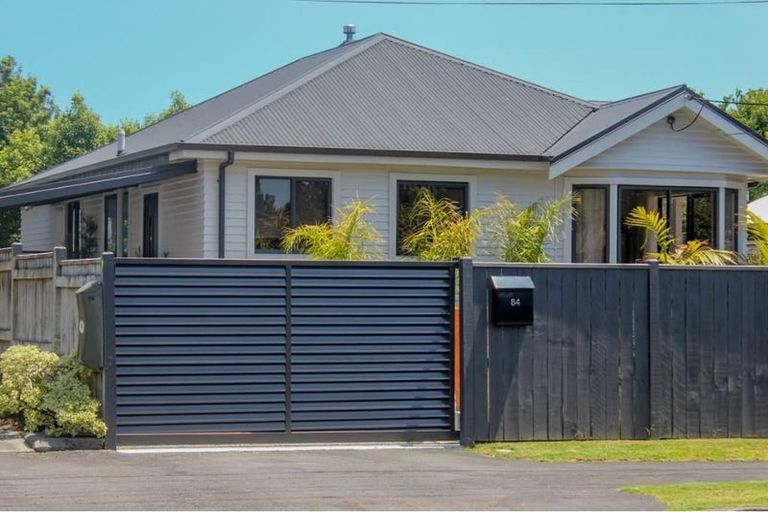 Photo of property in 84 Brooklands Road, Brooklands, New Plymouth, 4310