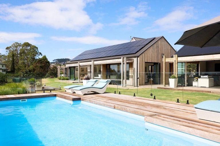 Photo of property in 23 Te Auhi Way, Welcome Bay, Tauranga, 3112