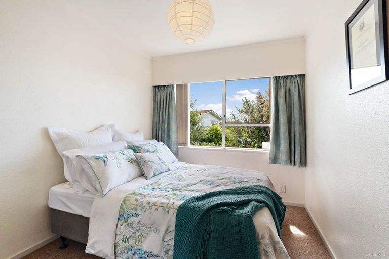 Photo of property in 2/14 Ensign Place, Hillcrest, Auckland, 0627