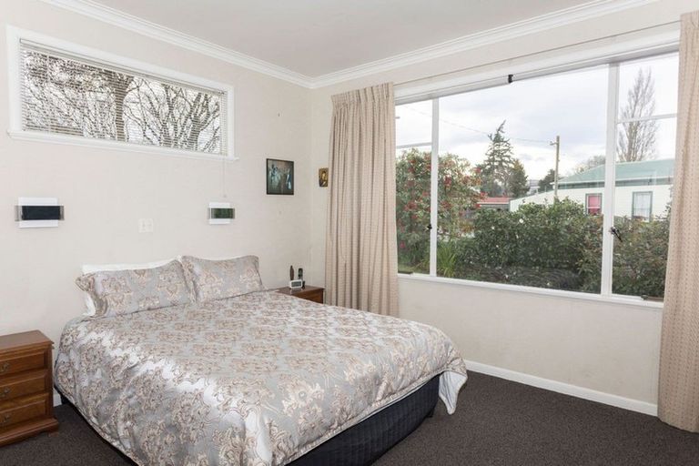 Photo of property in 40 Queen Street, Dannevirke, 4930