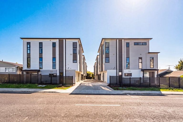 Photo of property in 16 Woodford Avenue, Brookfield, Tauranga, 3110