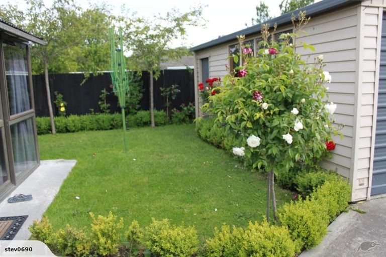 Photo of property in 2/46 Hollyford Avenue, Bryndwr, Christchurch, 8053