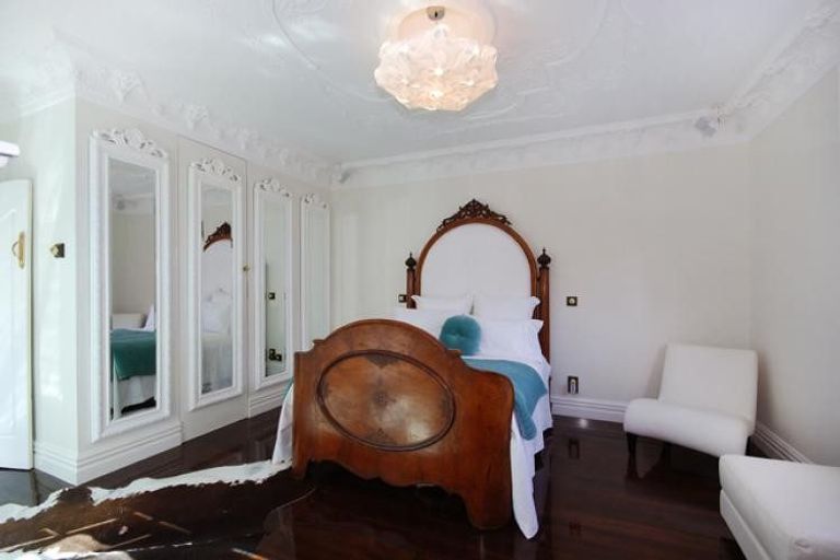 Photo of property in 18 Nikau Street, Eastbourne, Lower Hutt, 5013