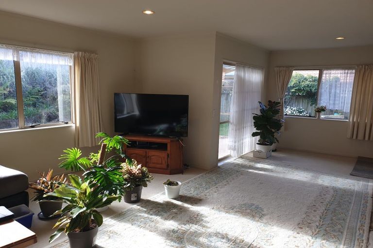 Photo of property in 18 Villa Grove, Paraparaumu, 5032