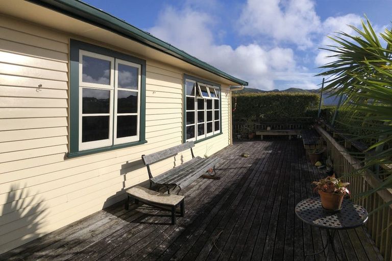 Photo of property in 23 Sheridan Terrace, Johnsonville, Wellington, 6037