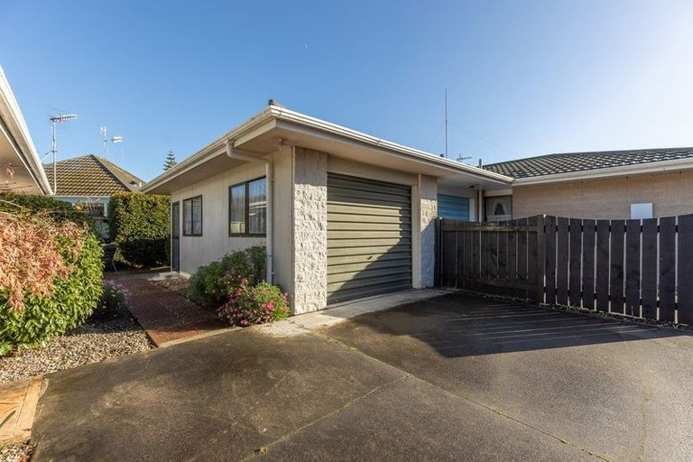 Photo of property in 18a Pahiatua Street, Hokowhitu, Palmerston North, 4410