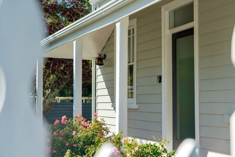 Photo of property in 5 Plateau Road, Te Marua, Upper Hutt, 5018