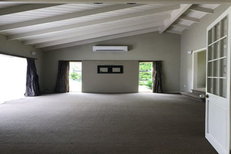 Photo of property in 79 Tawa Road, Kumeu, 0891