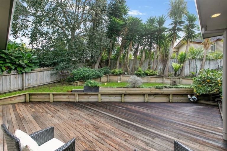 Photo of property in 23 Hogarth Rise, West Harbour, Auckland, 0618