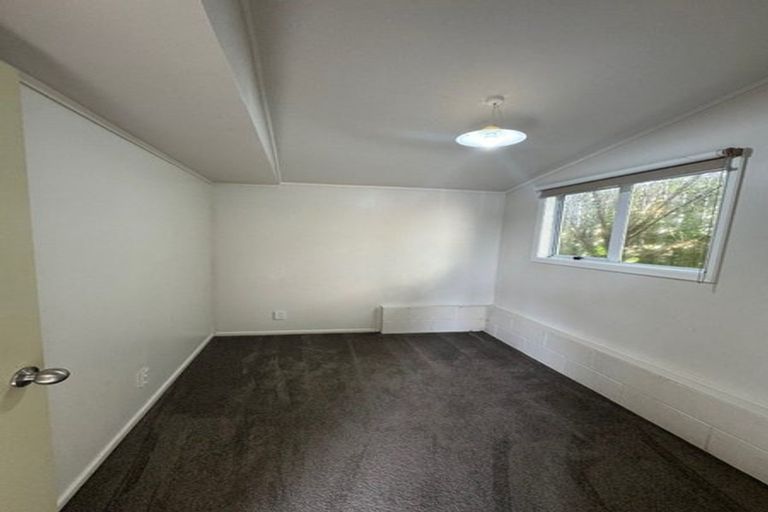 Photo of property in 74 Kervil Avenue, Te Atatu Peninsula, Auckland, 0610