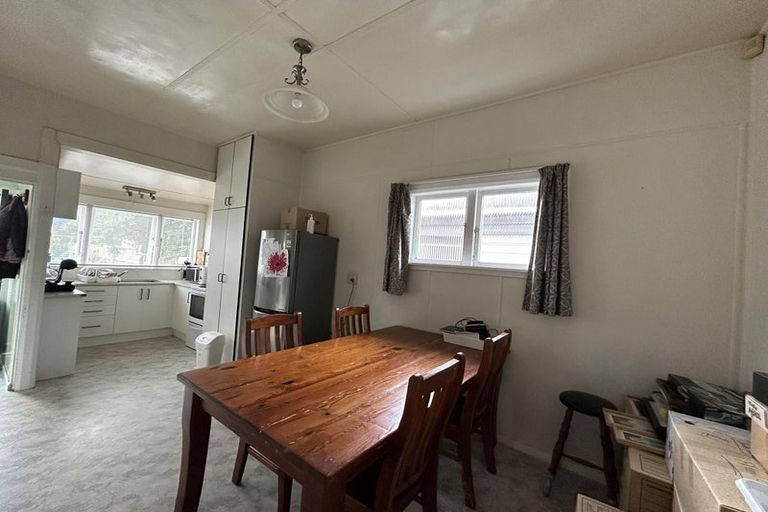 Photo of property in 195 Onepu Road, Lyall Bay, Wellington, 6022