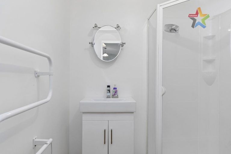 Photo of property in 34 Jocelyn Crescent, Pinehaven, Upper Hutt, 5019