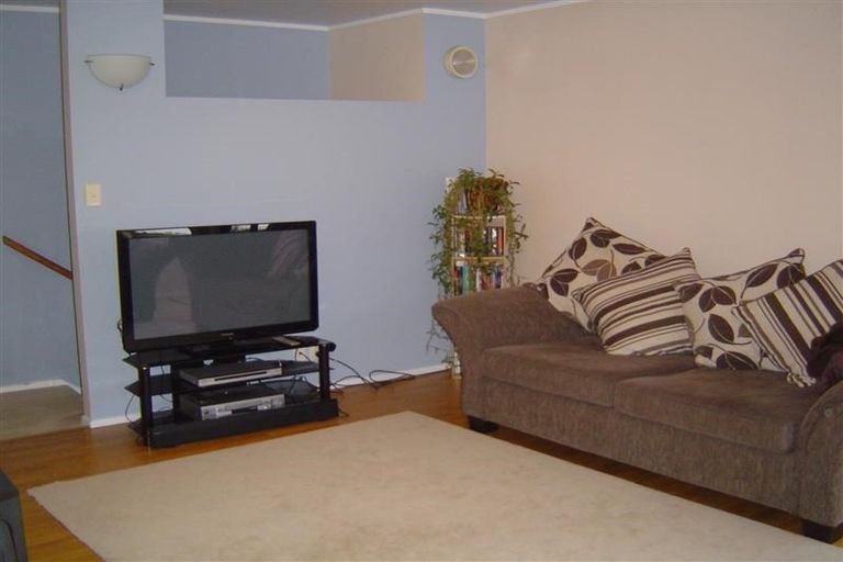 Photo of property in 28 King Richard Place, Browns Bay, Auckland, 0630