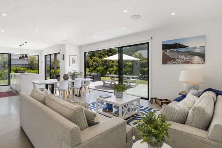 Photo of property in 9 Sandpiper Avenue, Point Wells, Warkworth, 0986