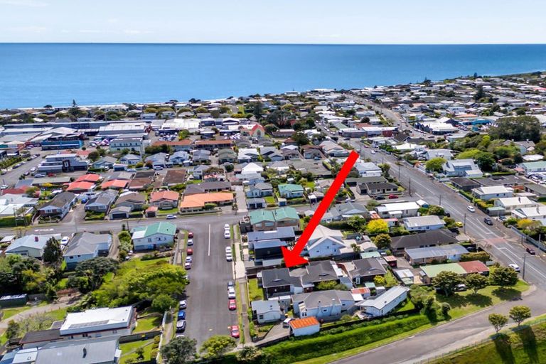 Photo of property in 1/7 Mahoe Street, Strandon, New Plymouth, 4312