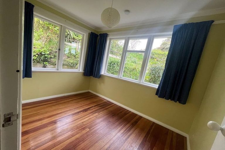 Photo of property in 59 London Road, Korokoro, Lower Hutt, 5012