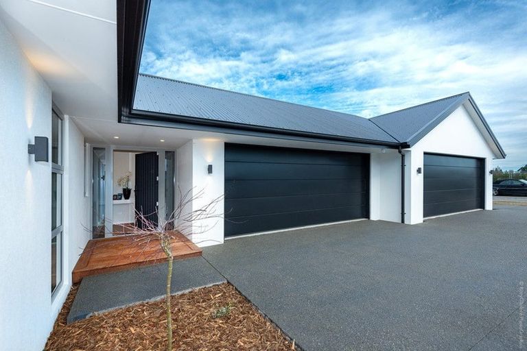 Photo of property in 21 Ridgeland Way, West Melton, 7618