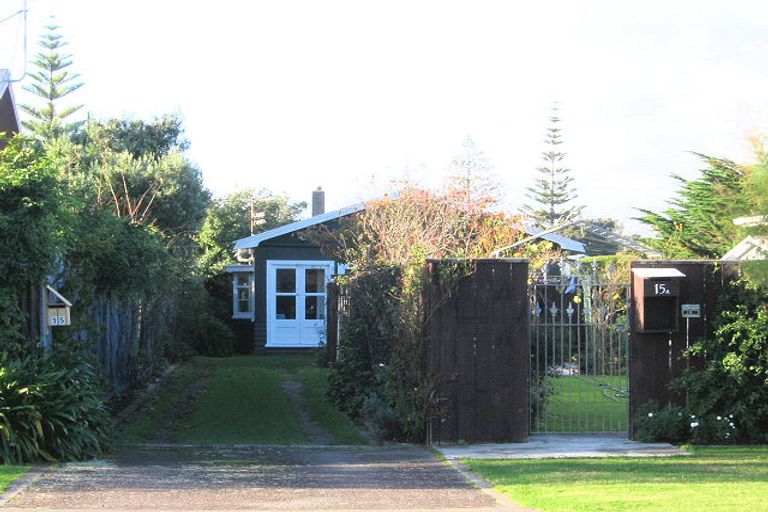 Photo of property in 15 Rauparaha Street, Waikanae Beach, Waikanae, 5036
