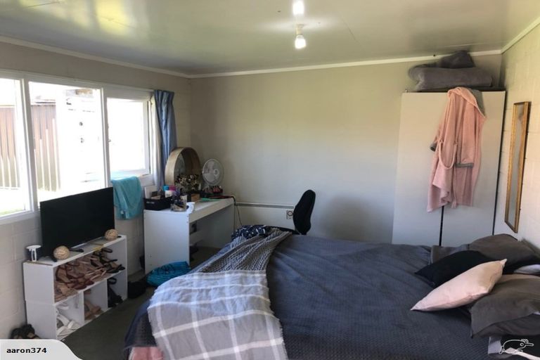 Photo of property in 1 Snead Place, Hamilton East, Hamilton, 3216