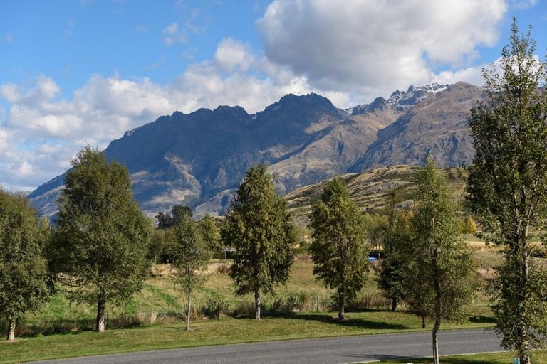 Photo of property in 17 Soudley Court, Jacks Point, Queenstown, 9371