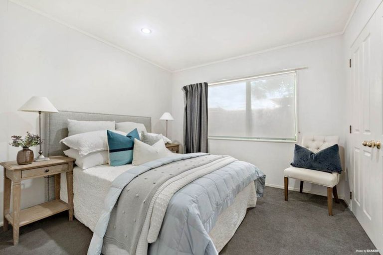 Photo of property in 6 Orohena Close, Northpark, Auckland, 2013