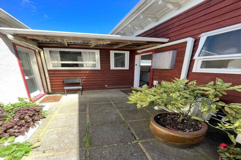 Photo of property in 53 Hawker Street, Mount Victoria, Wellington, 6011