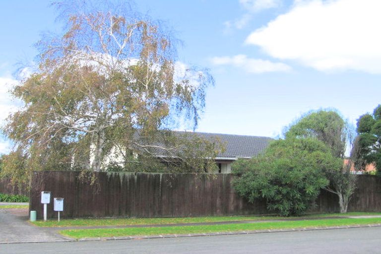 Photo of property in 9a Vivian Wilson Drive, Eastern Beach, Auckland, 2012