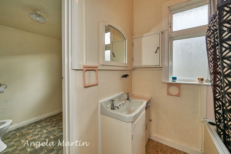 Photo of property in 34 Shamrock Street, Takaro, Palmerston North, 4412