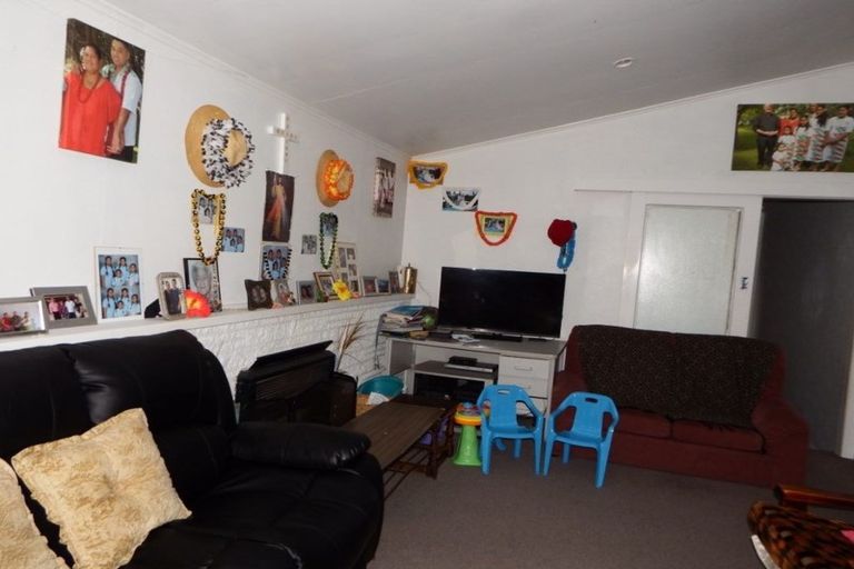 Photo of property in 11 Bell Street, Marton, 4710