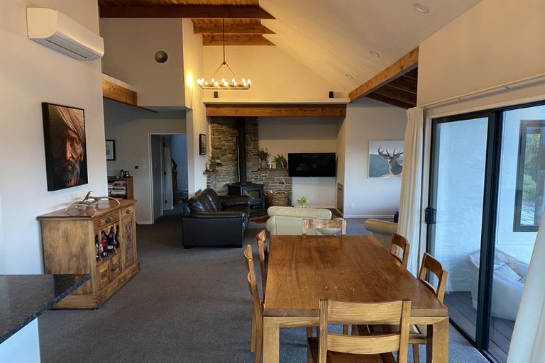 Photo of property in 8 Astral Rise, Wanaka, 9305