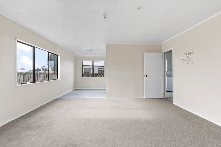 Photo of property in 1/12 Templeton Place, Clendon Park, Auckland, 2103