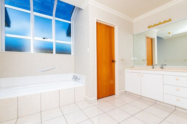 Photo of property in 7 Jacaranda Place, Greenmeadows, Napier, 4112