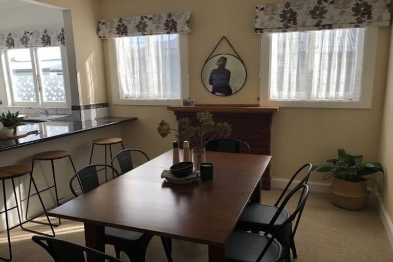 Photo of property in 42 Dahlia Street, Palmerston North, 4410