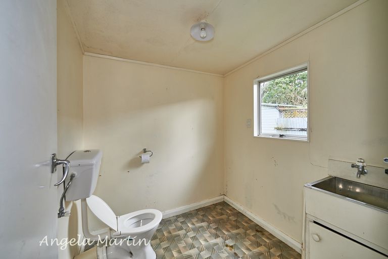 Photo of property in 34 Shamrock Street, Takaro, Palmerston North, 4412