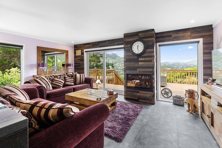 Photo of property in 4 Kilgour Way, Crofton Downs, Wellington, 6035