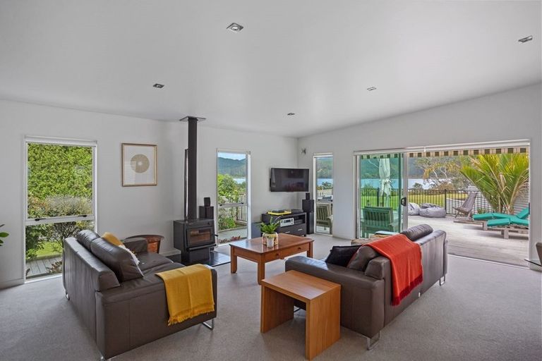 Photo of property in 61 Tangiteroria Lane, Pauanui, Hikuai, 3579