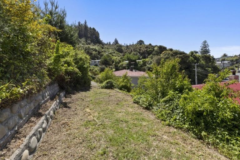 Photo of property in 47 Bird Grove, Stokes Valley, Lower Hutt, 5019