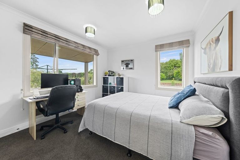 Photo of property in 32 Arthur Road, Paraite, New Plymouth, 4373