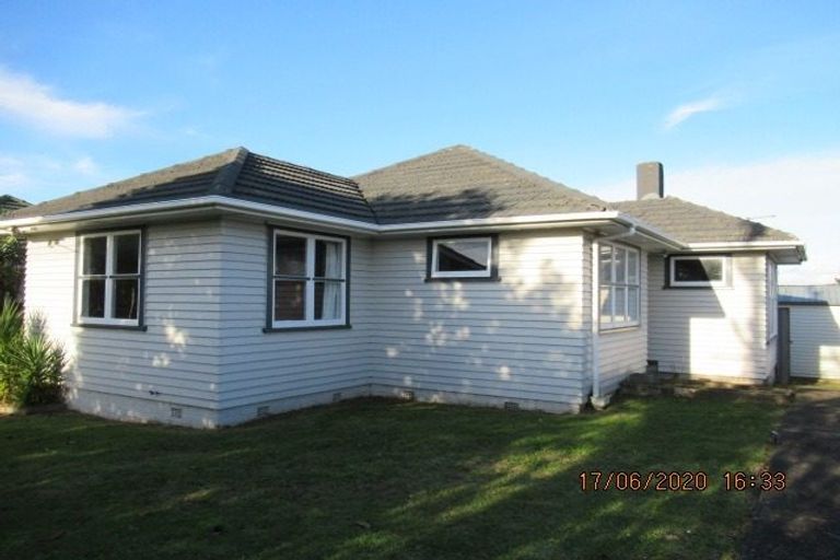 Photo of property in 63 Hepburn Road, Glendene, Auckland, 0602