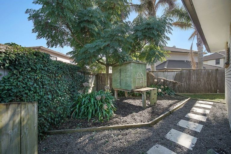 Photo of property in 12 Breon Place, Flat Bush, Auckland, 2016