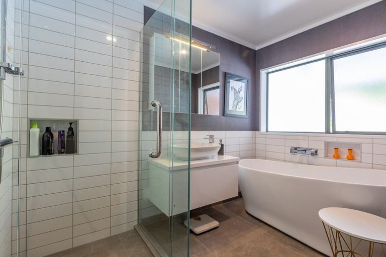 Photo of property in 37 Aston Road, Waikanae, 5391